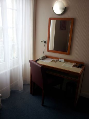 Imagen de los interiores del Hotel Citotel Du Port Rhu. Foto 16