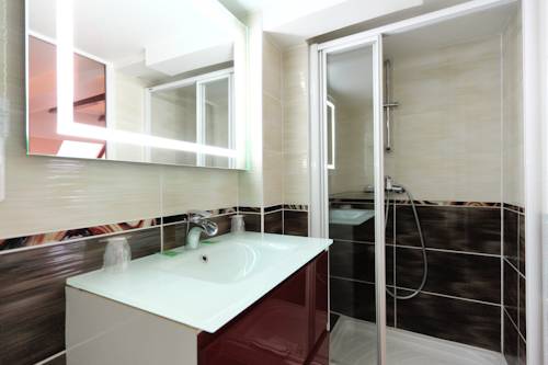 Imagen de la habitación del Hotel Citotel H&ocirc;tel Beaus&eacute;jour. Foto 3