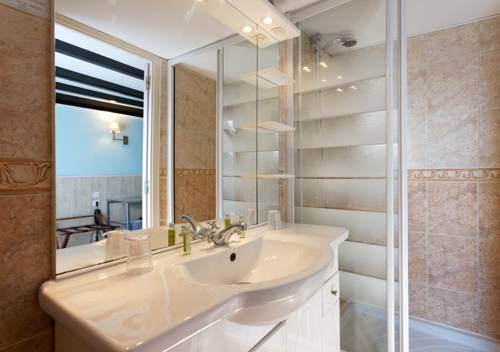 Imagen de la habitación del Hotel Citotel H&ocirc;tel Beaus&eacute;jour. Foto 5