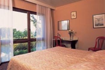 Imagen del bar/restaurante del Hotel Citotel La Folie. Foto 4