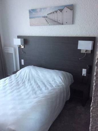 Imagen de la habitación del Hotel Citotel Le Challans. Foto 10