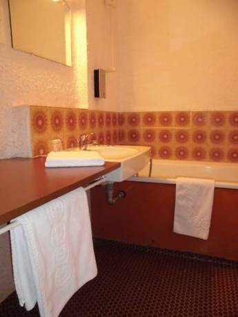 Imagen de la habitación del Hotel Citotel Le Challans. Foto 16