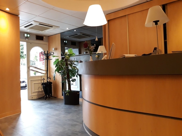 Imagen de los interiores del Hotel Citotel Le Challonge. Foto 17