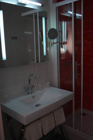 Imagen de la habitación del Hotel Citotel Le Chene Vert. Foto 8