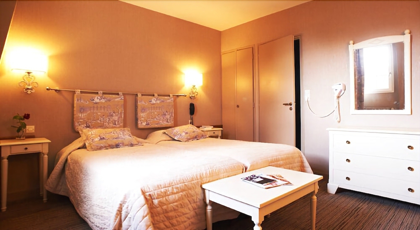 Imagen de la habitación del Hotel Citotel Le Relais Du Bellay. Foto 15