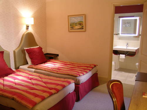 Imagen de la habitación del Hotel Citotel Le Sphinx. Foto 5