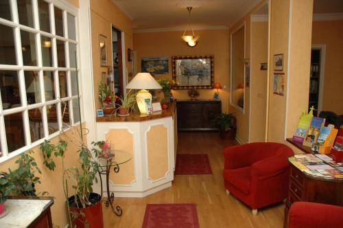 Imagen de la habitación del Hotel Citotel Le Volney. Foto 2