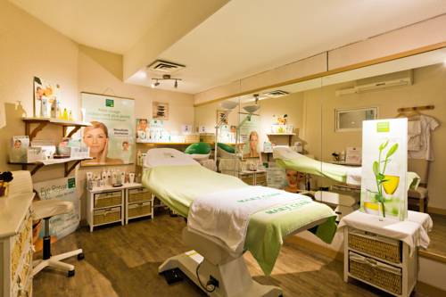 Imagen de la habitación del Hotel Citotel Les Pres Du Rosay. Foto 2