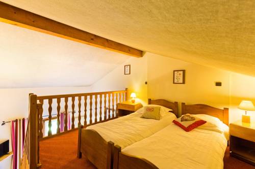 Imagen de la habitación del Hotel Citotel Les Pres Du Rosay. Foto 5