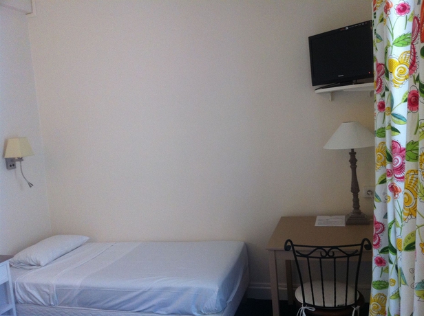 Imagen de la habitación del Hotel Citotel Logis Louise De Savoie. Foto 13