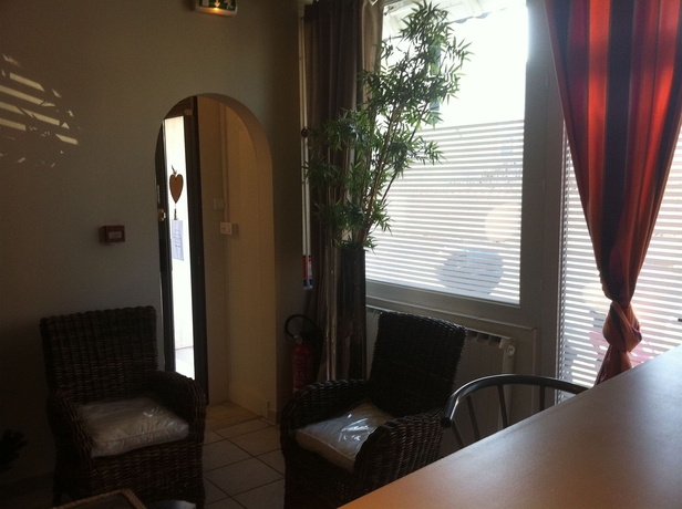 Imagen del bar/restaurante del Hotel Citotel Logis Louise De Savoie. Foto 5