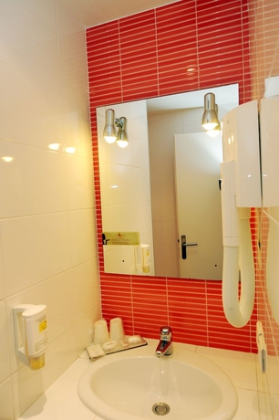 Imagen de la habitación del Hotel Cit&rsquo;H&ocirc;tel Am&eacute;rique. Foto 9