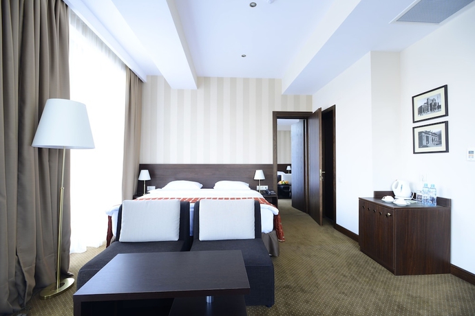 Imagen de la habitación del Hotel Citrus. Foto 15