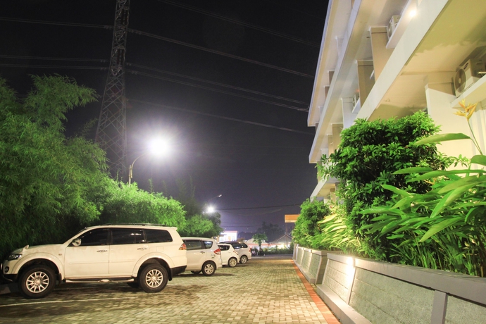 Imagen de los exteriores del Hotel Citrus House. Foto 17