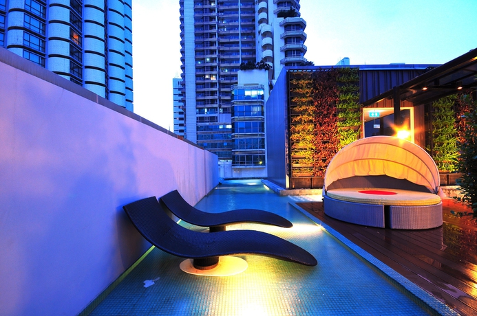 Imagen de la piscina del Hotel Citrus Sukhumvit 13 By Compass Hospitality. Foto 16