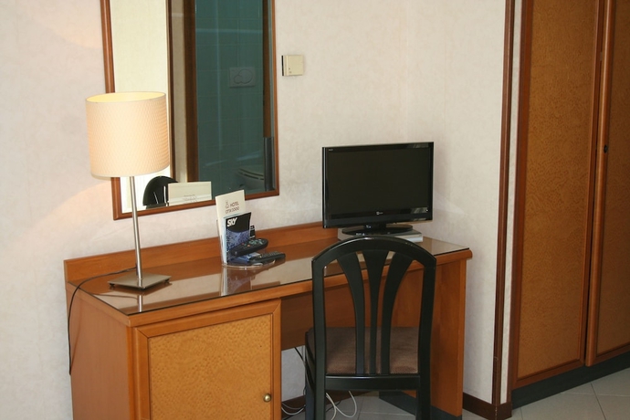 Imagen de la habitación del Hotel Città 2000. Foto 15