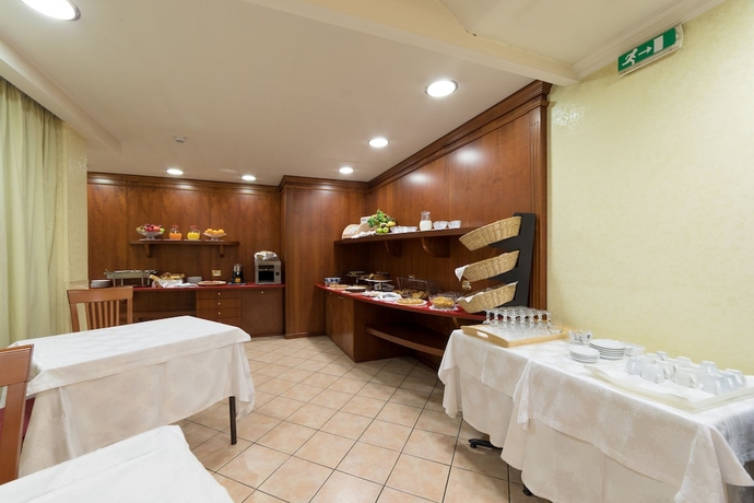 Imagen del bar/restaurante del Hotel Città 2000. Foto 5