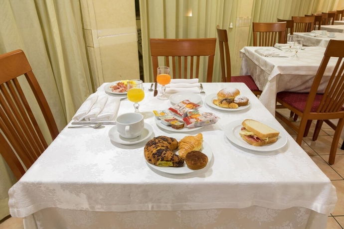 Imagen del bar/restaurante del Hotel Città 2000. Foto 10