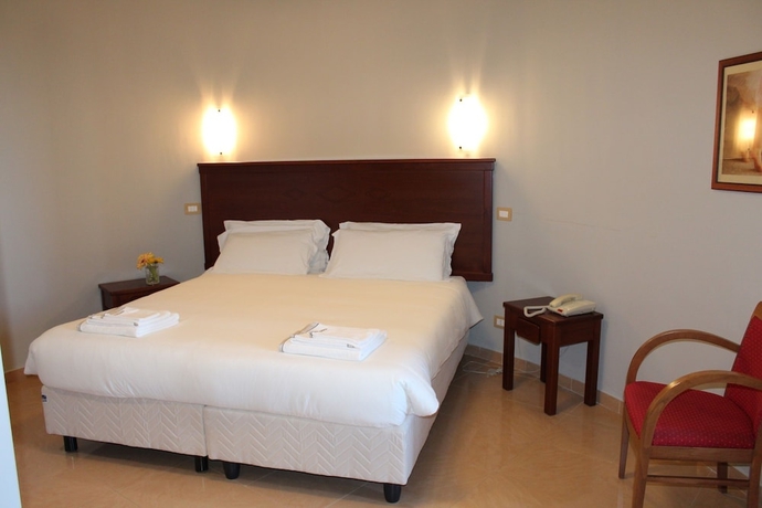 Imagen de la habitación del Hotel Città Della Notte. Foto 5