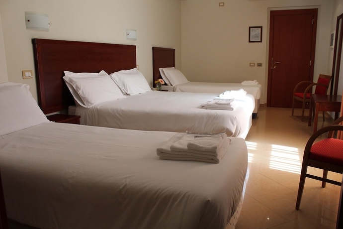 Imagen de la habitación del Hotel Città Della Notte. Foto 9