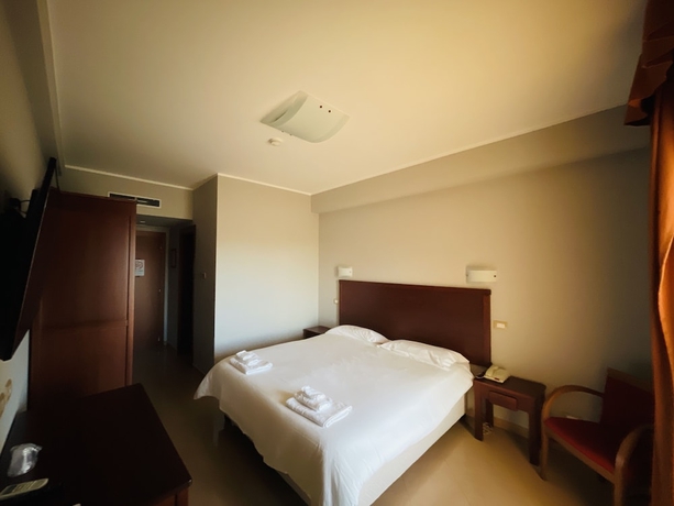 Imagen de la habitación del Hotel Città Della Notte. Foto 11