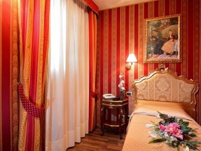 Imagen de la habitación del Hotel Citt&agrave; Di Milano. Foto 6