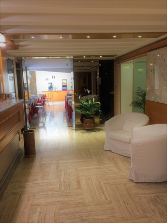 Imagen de los interiores del Hotel Città Studi. Foto 17