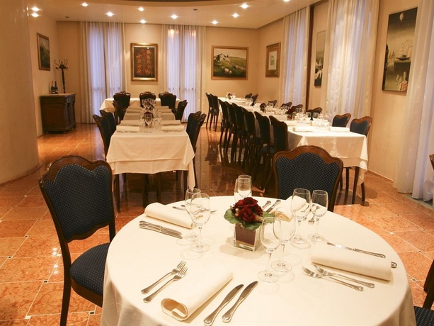 Imagen del bar/restaurante del Hotel Cittar. Foto 5