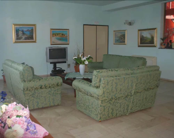 Imagen de los interiores del Hotel Citti. Foto 16