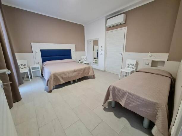 Imagen de la habitación del Hotel City 20. Foto 15