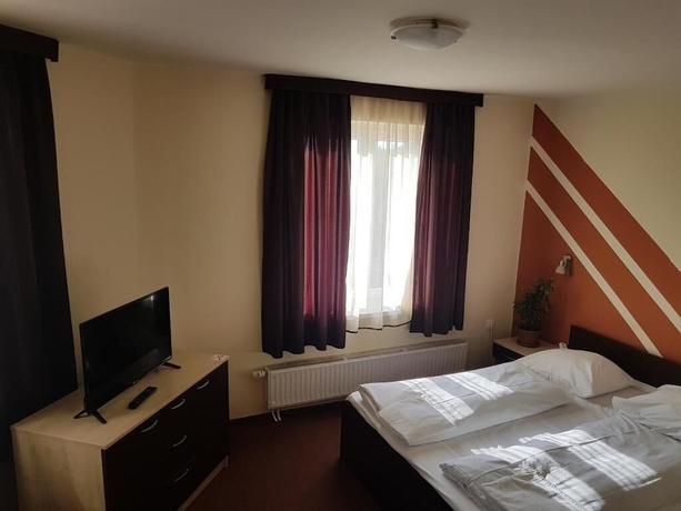 Imagen de la habitación del Hotel City Agoston. Foto 8