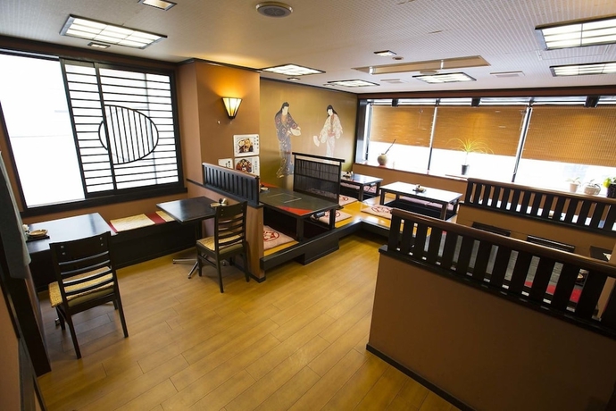 Imagen del bar/restaurante del Hotel City Airport In Prince. Foto 2