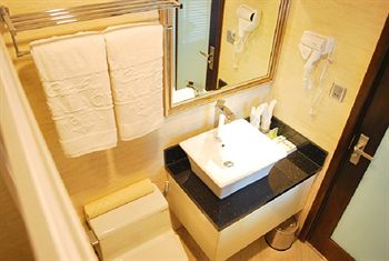 Imagen de la habitación del Hotel City Bay Palace. Foto 8