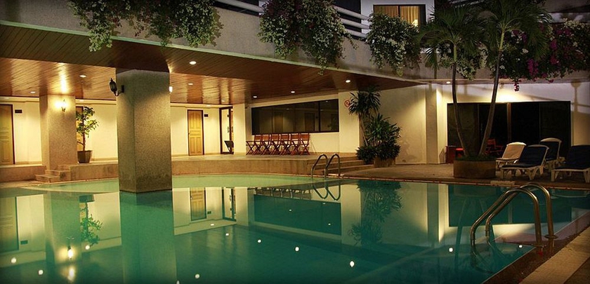 Imagen de la piscina del Hotel City Beach Resort. Foto 7