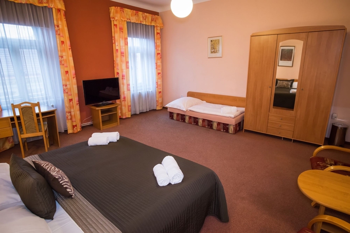 Imagen de la habitación del Hotel City Bell. Foto 10