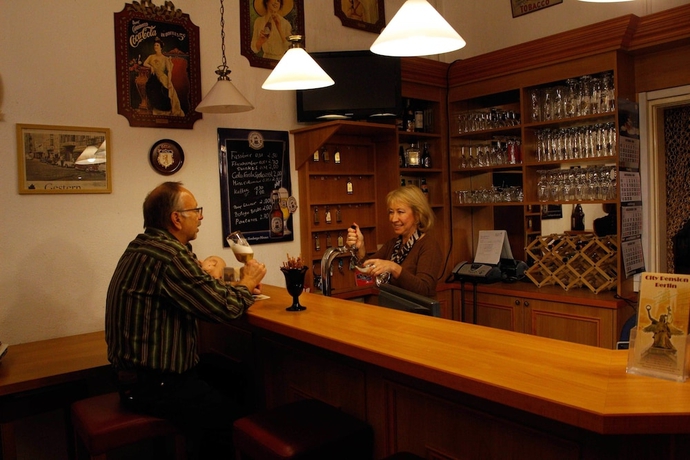 Imagen de los interiores del Hotel City Berlin. Foto 19