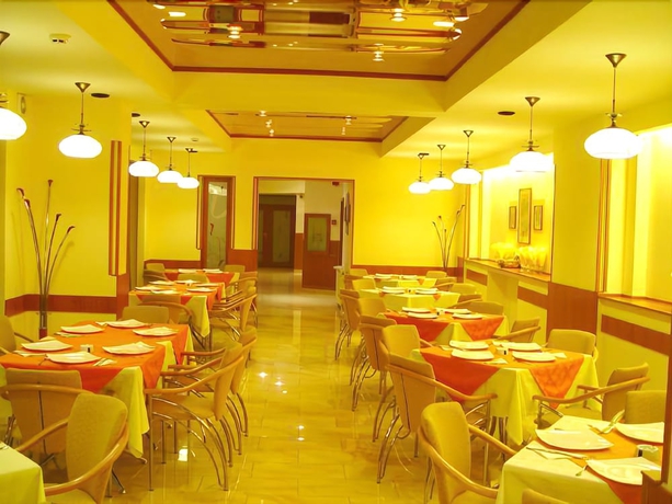 Imagen del bar/restaurante del Hotel City Center Brasov. Foto 5