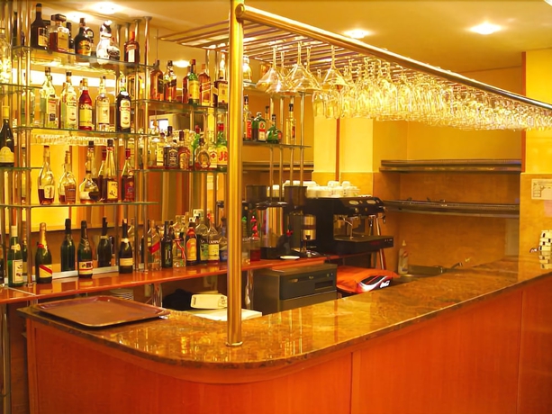 Imagen del bar/restaurante del Hotel City Center Brasov. Foto 9