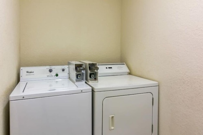 Imagen de los interiores del Hotel City Center Inn Newport News - Hampton. Foto 11