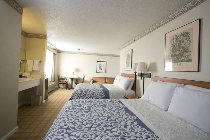 Imagen de la habitación del Hotel City Center Inn and Suites. Foto 9