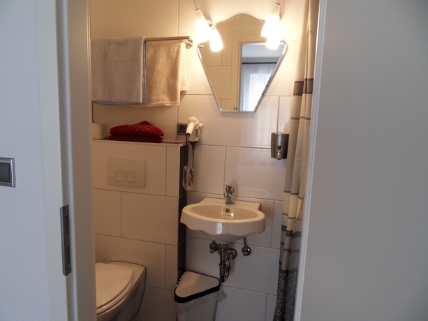 Imagen de la habitación del Hotel City Central Promenade. Foto 18