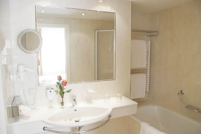 Imagen de la habitación del Hotel City Central, Viena. Foto 3