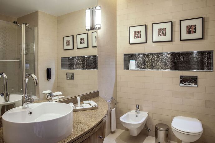 Imagen de la habitación del Hotel City Centre Rotana Doha. Foto 17