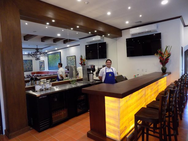 Imagen del bar/restaurante del Hotel City Centro by Marriott la Recoleccion. Foto 3