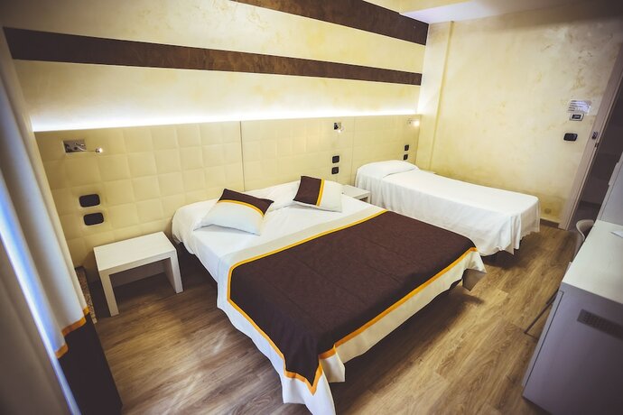 Imagen de la habitación del Hotel City, Chivasso. Foto 17