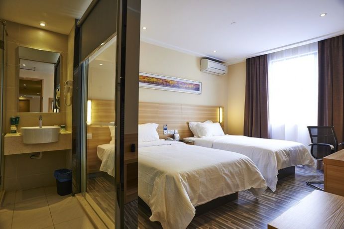 Imagen de los exteriores del Hotel City Comfort. Foto 12