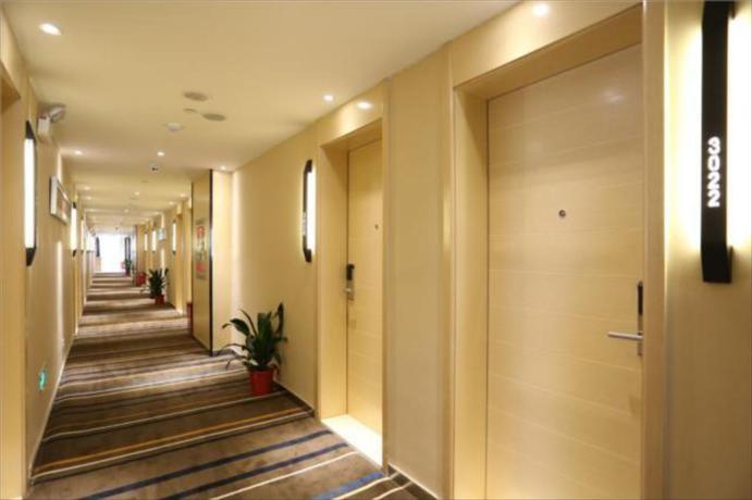 Imagen general del Hotel City Comfort Inn Changsha Jingwanzi. Foto 2