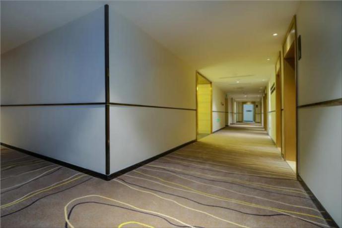 Imagen general del Hotel City Comfort Inn Chongqing Banan Wanda Plaza. Foto 2