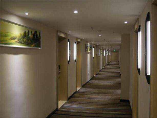 Imagen general del Hotel City Comfort Inn Dengfeng Shaolin Temple. Foto 3