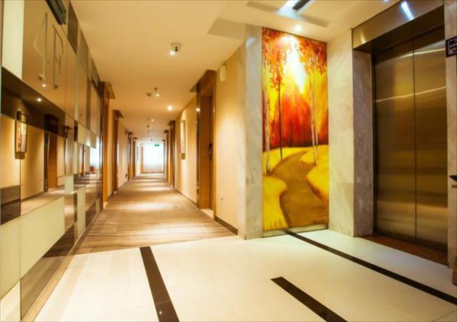 Imagen general del Hotel City Comfort Inn Hezhou Municipal Square. Foto 2